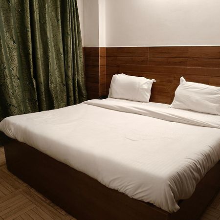דהראדון Hotel Kailash Residency מראה חיצוני תמונה