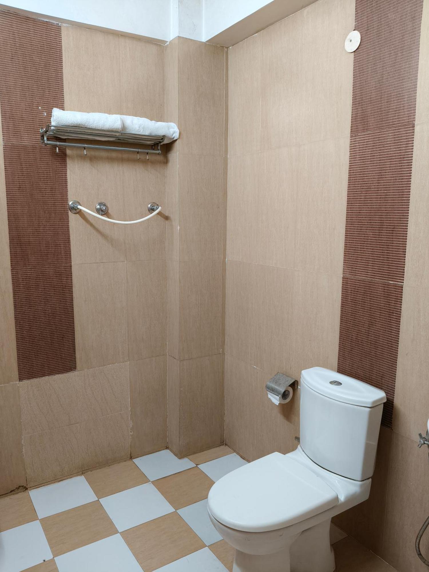 דהראדון Hotel Kailash Residency מראה חיצוני תמונה